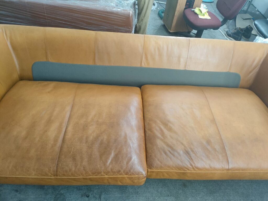 khi nào nên bọc lại sofa da?